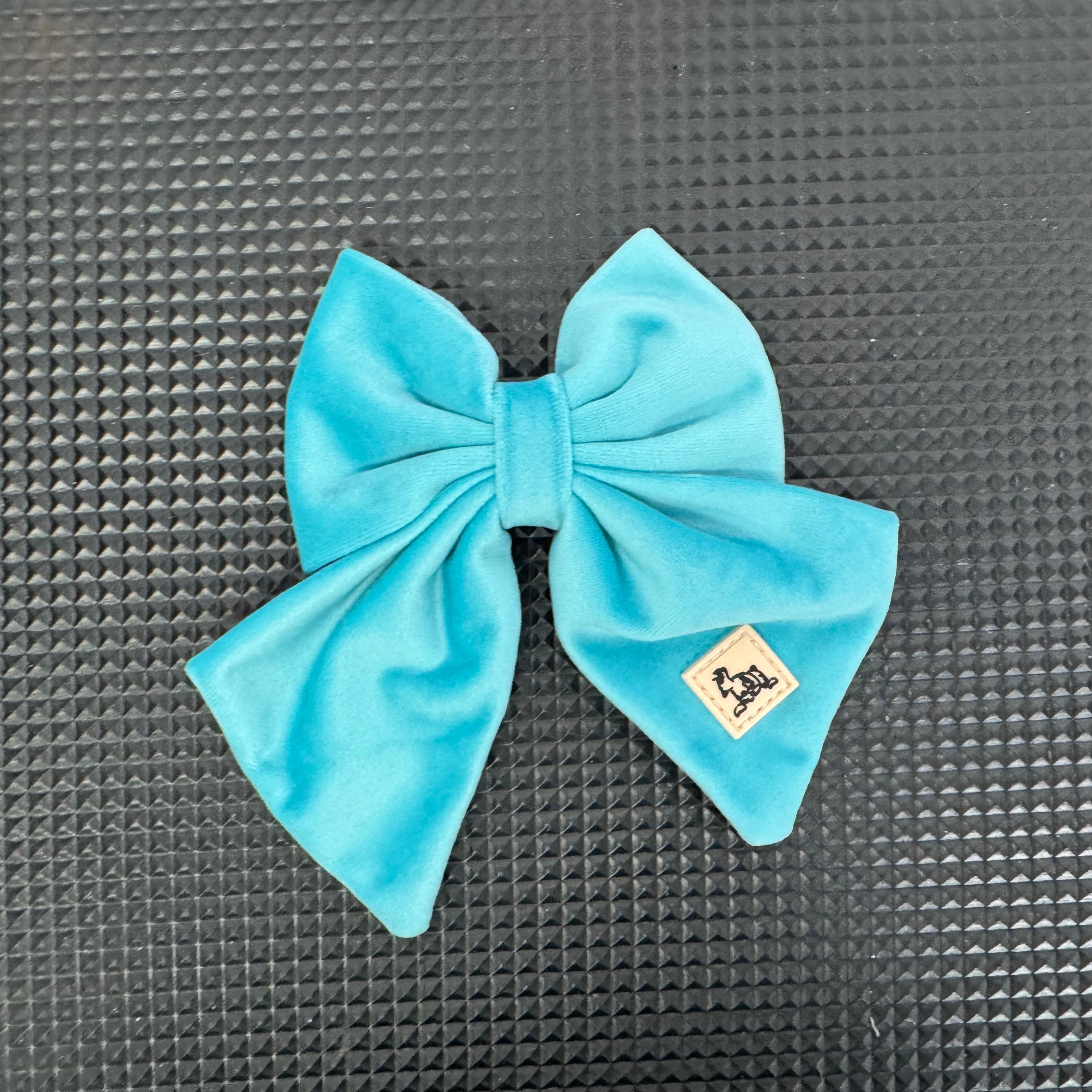 ROYAL SKY BLU VELVET - COLLAR + BOW SET