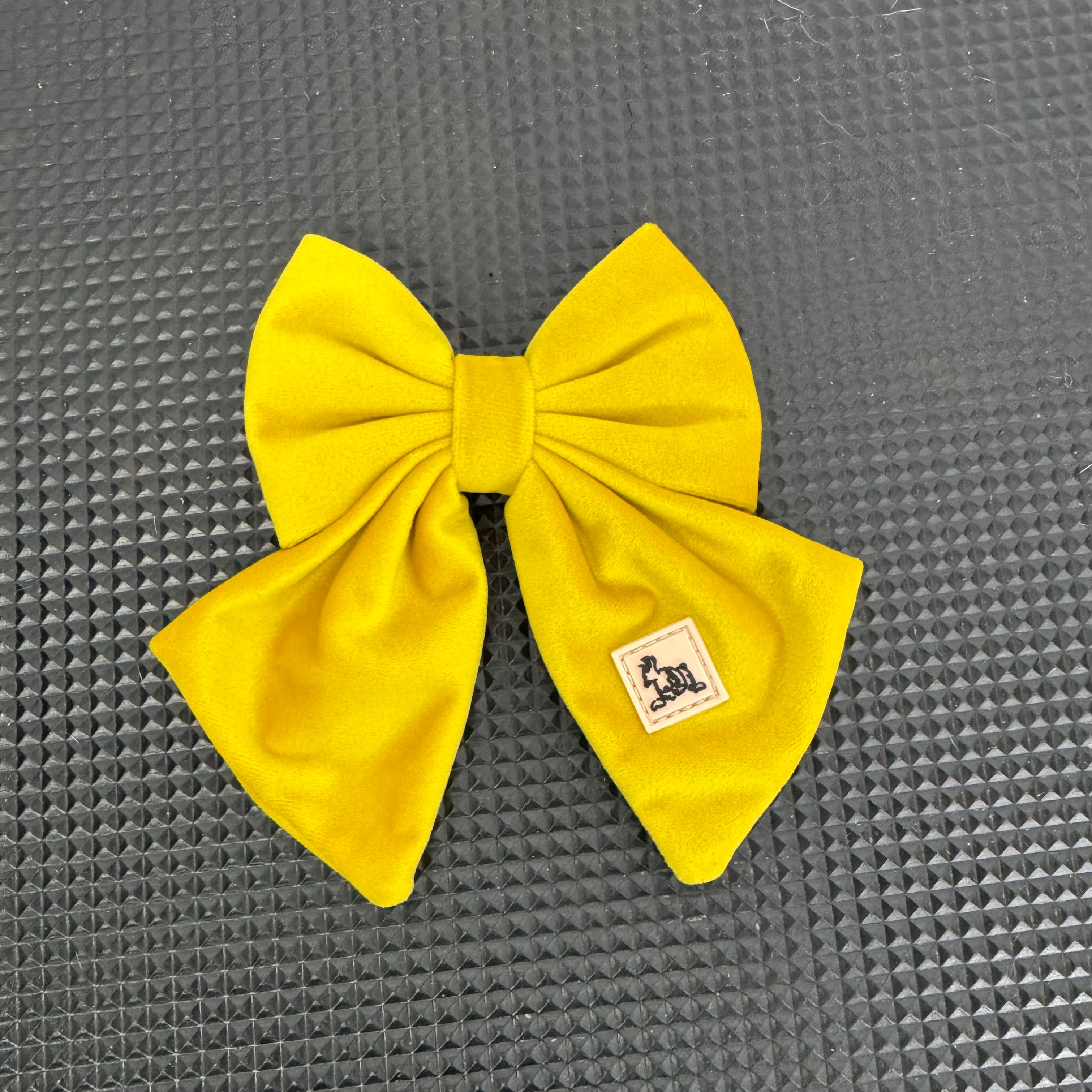 ROYAL BRIGHT YELLOW VELVET - COLLAR + BOW SET